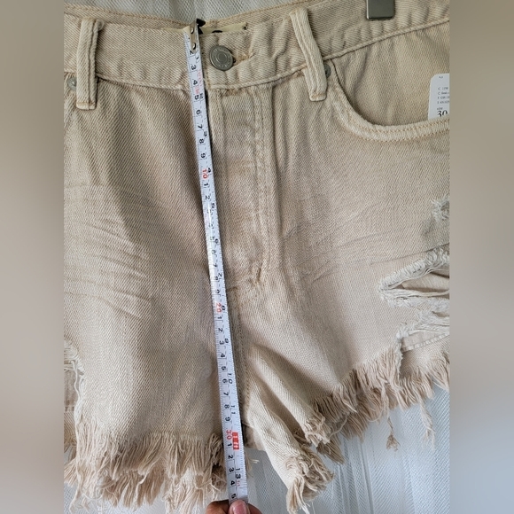 Free PEOPLE Good Vibrations Boho Shorts in Fresh Cream - Picture 5 of 7